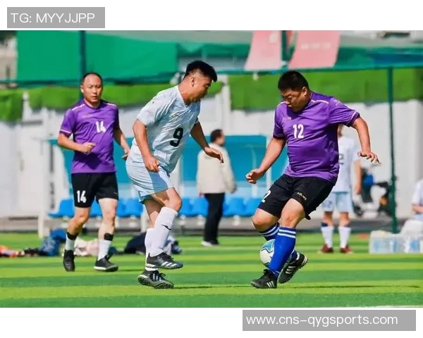 河北足球俱乐部奋战新赛季全力争夺冠军荣耀展现团队精神与拼搏意志